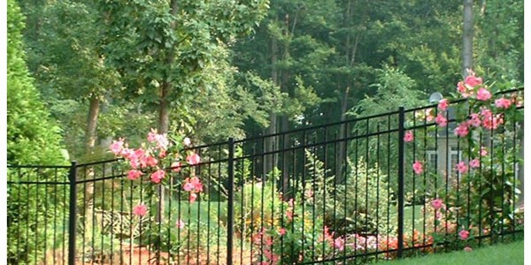 4 Reasons Aluminum Fences Make The Best Garden - Aluminum Garden Fence