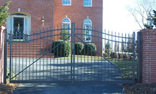black aluminum driveway gate