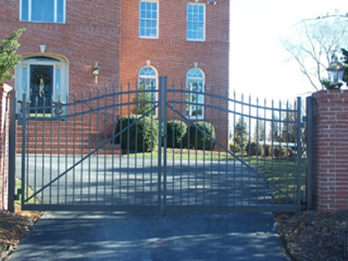 black aluminum driveway gate